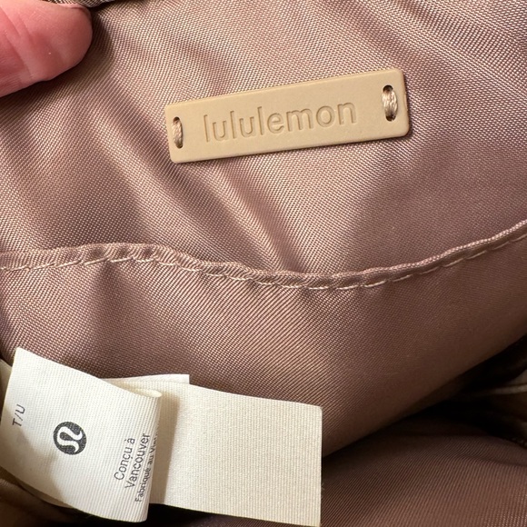 lululemon athletica Silver and Tan Crossbody Bag - Picture 13 of 13